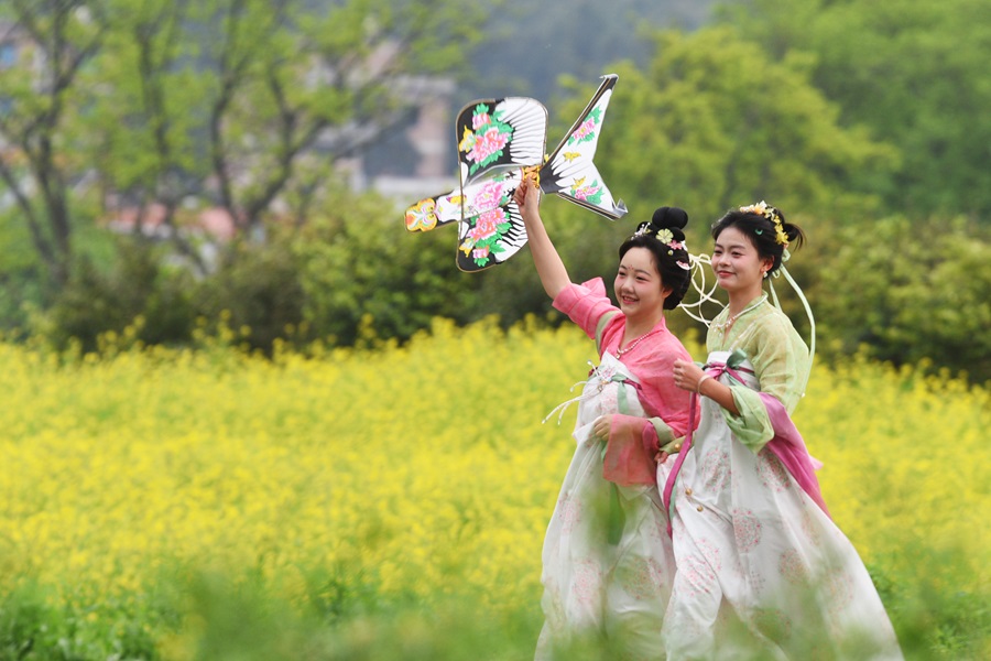 各地推出系列活動(dòng)吸引游客——“花”為媒釋放文旅消費(fèi)潛能